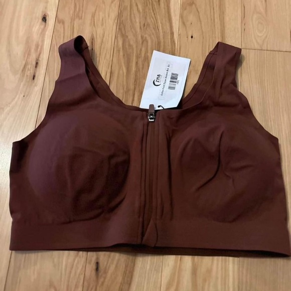 NWT - Zyia front zip in chocolate. Size Large. - Picture 1 of 1
